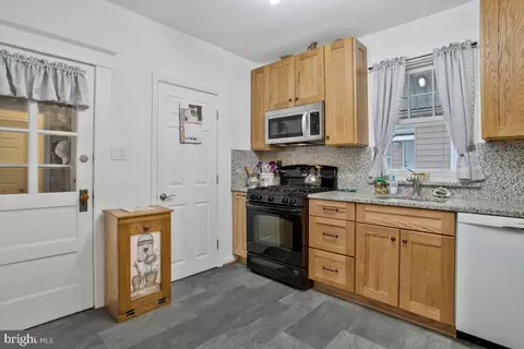 1263 Circle Dr, Halethorpe, MD 21227 photo 15