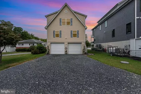 978 Seneca Park Rd, Middle River, MD 21220