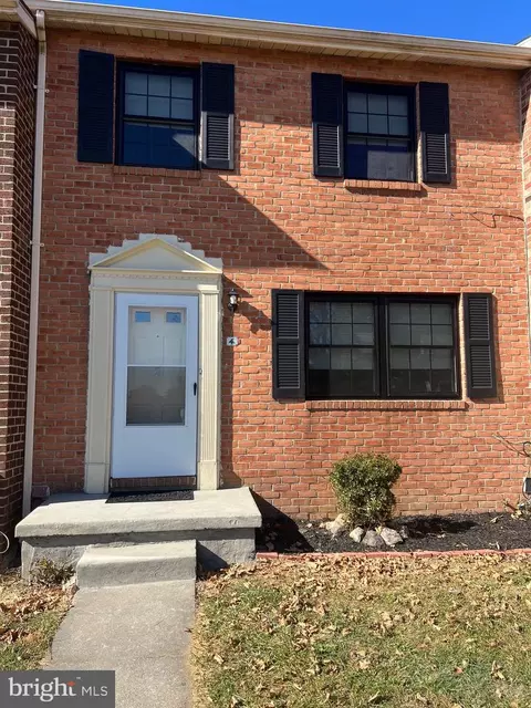 4 Badger Gate Ct, Catonsville, MD 21228