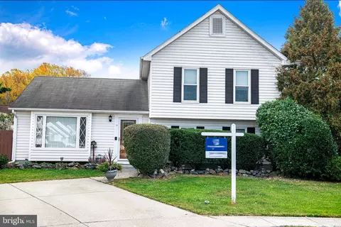 17 Barbie Ct, Middle River, MD 21220 photo 3