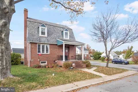 8004 Manor Rd, Parkville, MD 21234