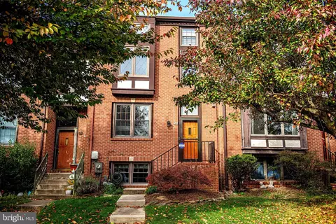 4 Dickens Sq, Lutherville Timonium, MD 21093