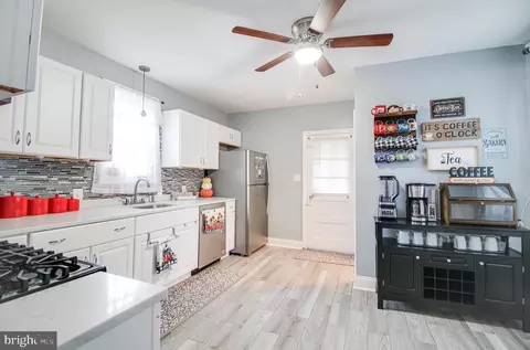 4301 Fordham Rd, Baltimore, MD 21229 photo 8