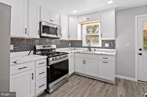 Kitchen - 1504 Brian Rd, Rosedale, MD 21237 photo 2 of 3