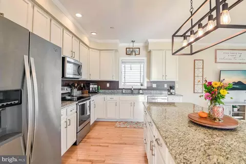 7318 Bay Front Rd, Sparrows Point, MD 21219 photo 13
