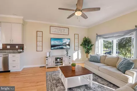 7318 Bay Front Rd, Sparrows Point, MD 21219 photo 8