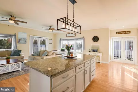 7318 Bay Front Rd, Sparrows Point, MD 21219 photo 11
