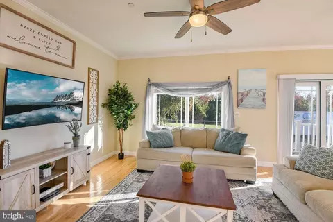 7318 Bay Front Rd, Sparrows Point, MD 21219 photo 9