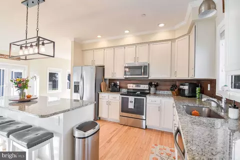 7318 Bay Front Rd, Sparrows Point, MD 21219 photo 12