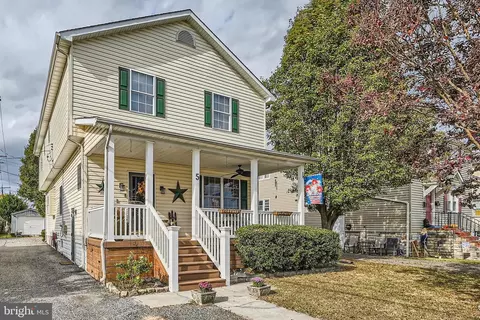5 Oakwood Rd, Dundalk, MD 21222