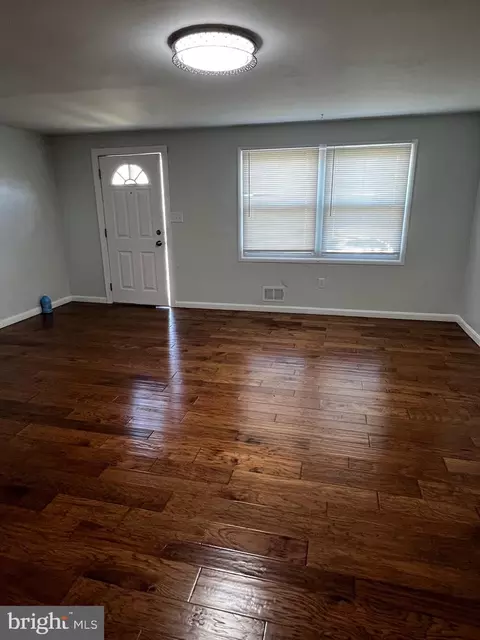 3229 Ryerson Cir, Halethorpe, MD 21227 photo 2