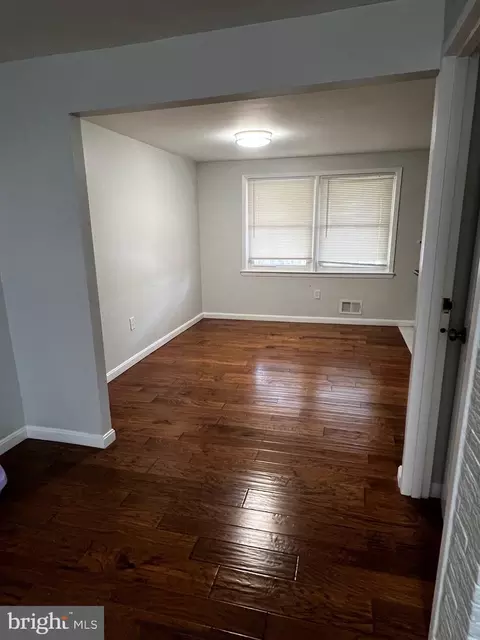 3229 Ryerson Cir, Halethorpe, MD 21227 photo 3