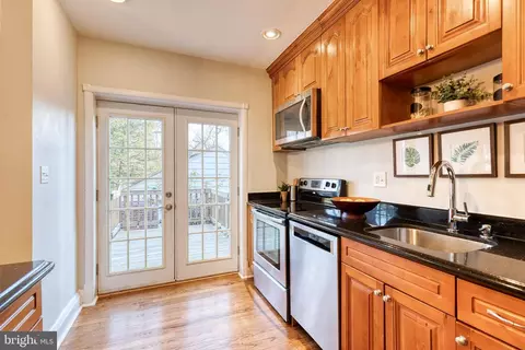 Kitchen - 29 Dunkirk Rd, Baltimore, MD 21212 photo 3 of 3