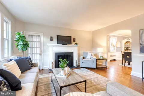 Living - 29 Dunkirk Rd, Baltimore, MD 21212 photo 1 of 7