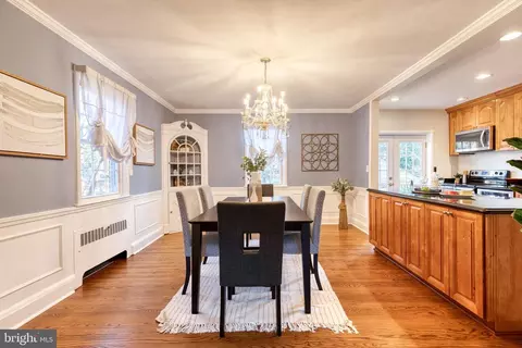 Dining - 29 Dunkirk Rd, Baltimore, MD 21212 photo 1 of 4