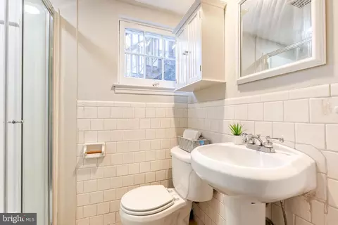 Bath - 29 Dunkirk Rd, Baltimore, MD 21212 photo 3 of 3
