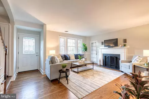 Living - 29 Dunkirk Rd, Baltimore, MD 21212 photo 3 of 7