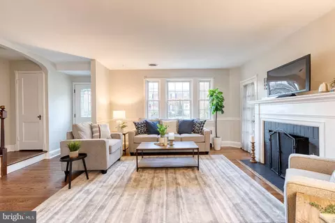 Living - 29 Dunkirk Rd, Baltimore, MD 21212 photo 5 of 7