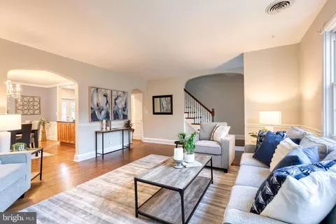 Living - 29 Dunkirk Rd, Baltimore, MD 21212 photo 6 of 7