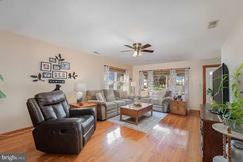 Living - 7319 Hughes Ave, Sparrows Point, MD 21219 photo 1 of 1