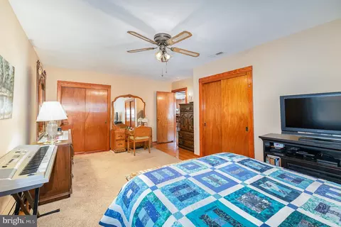 Bedroom - 7319 Hughes Ave, Sparrows Point, MD 21219 photo 3 of 7