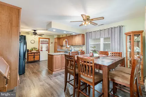 Entry Way - 7319 Hughes Ave, Sparrows Point, MD 21219 photo 2 of 3