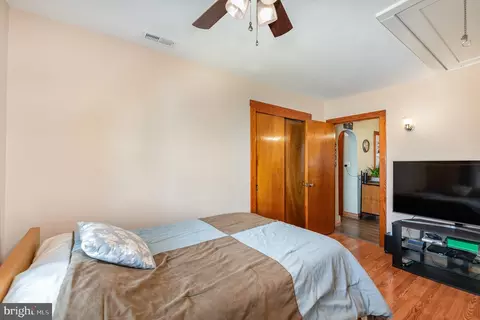 Bedroom - 7319 Hughes Ave, Sparrows Point, MD 21219 photo 5 of 7