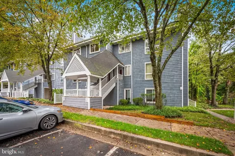 29 Greenwich Pl, Pikesville, MD 21208