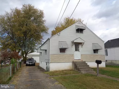 906 Woodlynn Rd, Essex, MD 21221