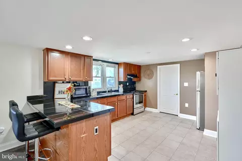 Kitchen - 7204 Orth Rd, Sparrows Point, MD 21219 photo 3 of 5