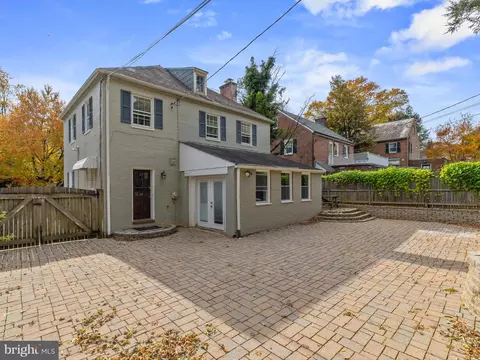 Exterior - 604 Stevenson Ln, Towson, MD 21286 photo 5 of 8