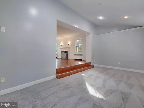 Living - 604 Stevenson Ln, Towson, MD 21286 photo 5 of 6