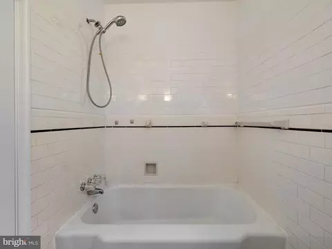 Bath - 604 Stevenson Ln, Towson, MD 21286 photo 2 of 4