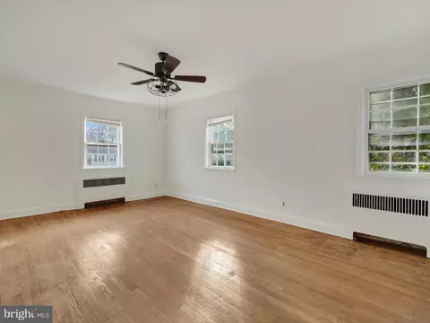 Living - 604 Stevenson Ln, Towson, MD 21286 photo 6 of 6