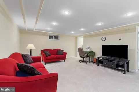 908 Old Oak Rd, Baltimore, MD 21212 photo 29