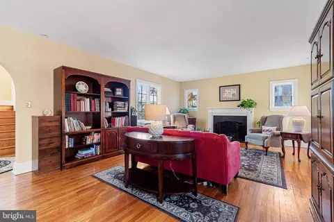 908 Old Oak Rd, Baltimore, MD 21212 photo 7