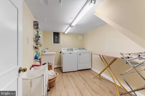 908 Old Oak Rd, Baltimore, MD 21212 photo 32