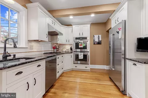 908 Old Oak Rd, Baltimore, MD 21212 photo 16