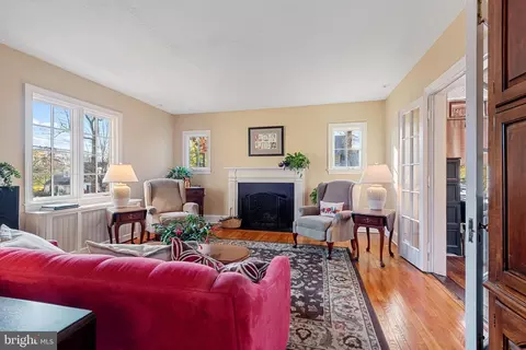908 Old Oak Rd, Baltimore, MD 21212 photo 5