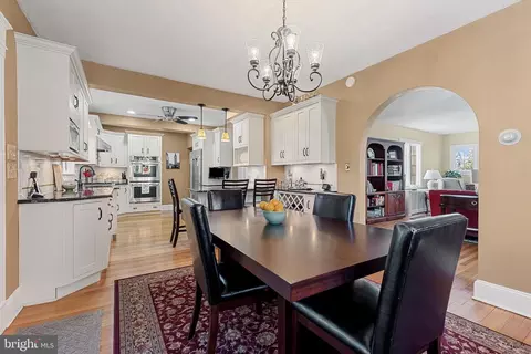 908 Old Oak Rd, Baltimore, MD 21212 photo 11