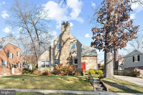 908 Old Oak Rd, Baltimore, MD 21212