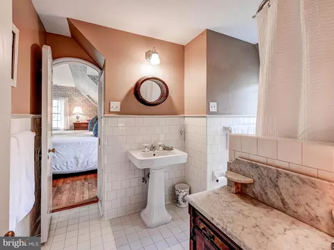 Bath - 1005 Boyce Ave, Towson, MD 21204 photo 4 of 4