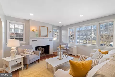 622 Piccadilly Rd, Towson, MD 21204