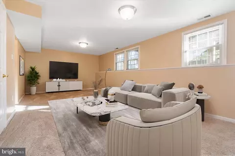 33 Rosland Ct, Pikesville, MD 21208 photo 5
