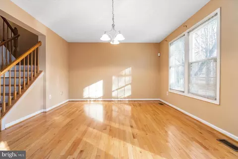 33 Rosland Ct, Pikesville, MD 21208 photo 9