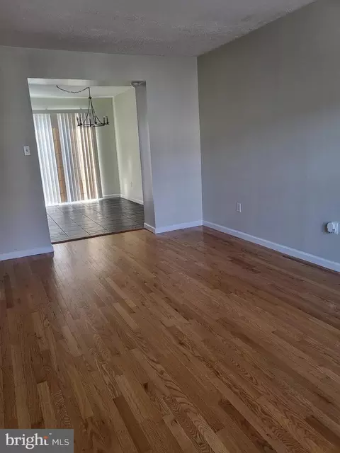 Living - 411 Kosoak Rd, Middle River, MD 21220 photo 2 of 4