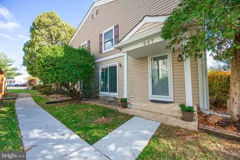 267 Hammershire Rd #D, Reisterstown, MD 21136