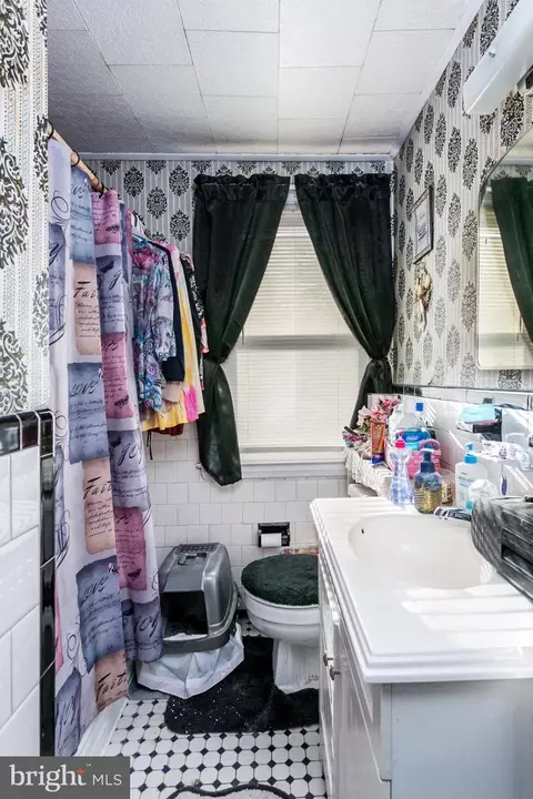 Bath - 6340 Frederick Rd, Catonsville, MD 21228 photo 3 of 3