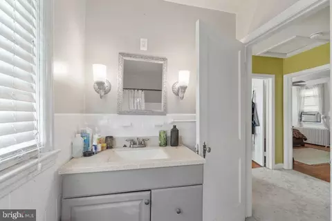 Entry Way - 32 Manor Ave, Baltimore, MD 21206 photo 2 of 2