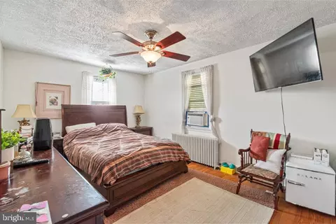 Bedroom - 32 Manor Ave, Baltimore, MD 21206 photo 2 of 3